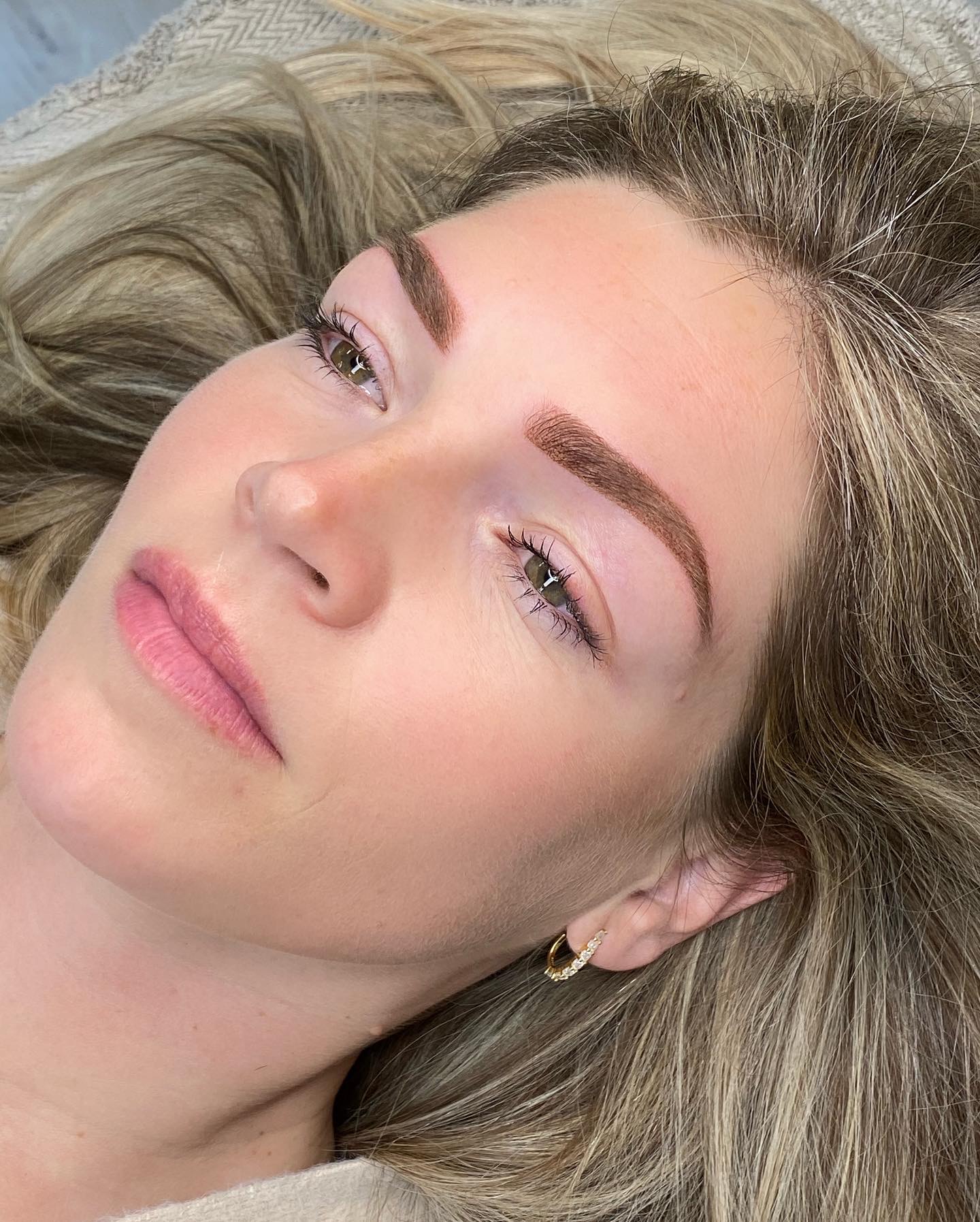 powderbrows-before:after